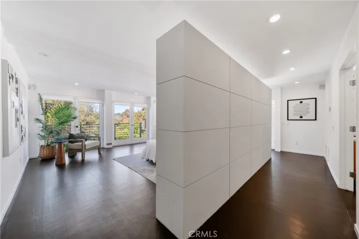 9653 Oak Pass Rd, Beverly Hills, California 90210