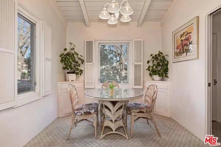 Large Breakfast Room