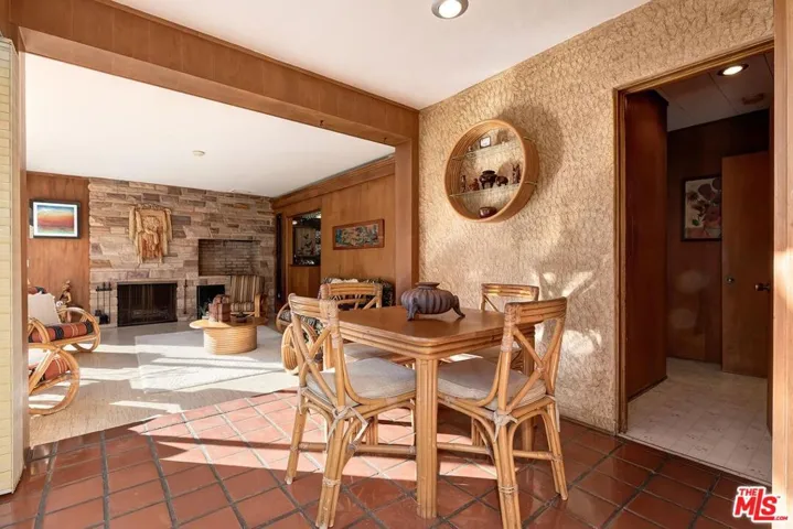 Lounge leading to Family Room