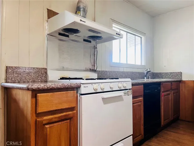 Kitchen - view 2