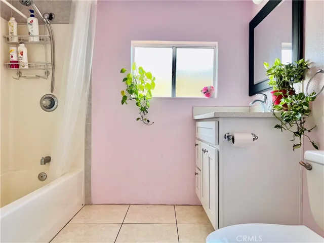 2nd bathroom - view 1