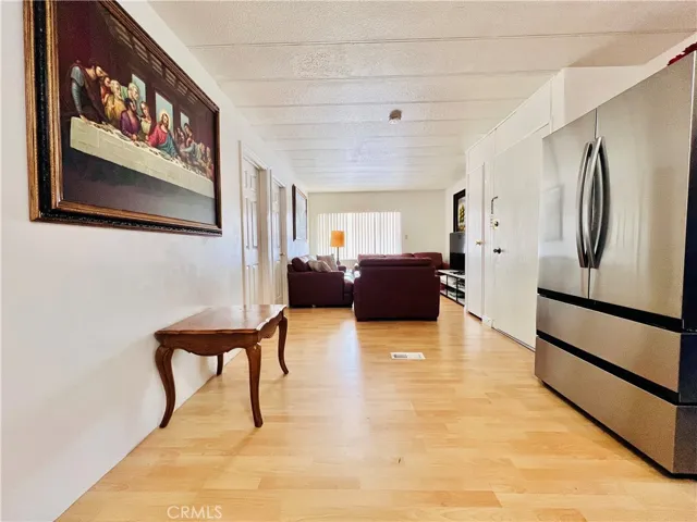 Living room - view 5