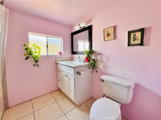 2nd bathroom - view 3