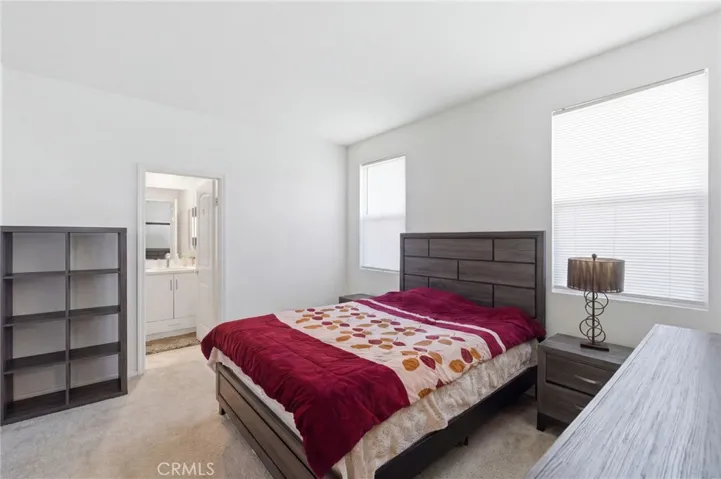 Multi-gent bedroom