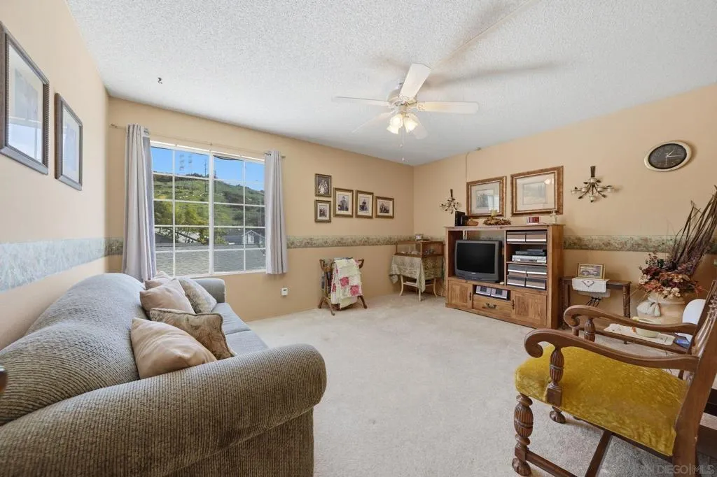 13849 Gorrion Ct, El Cajon, California 92021 home-pic-11