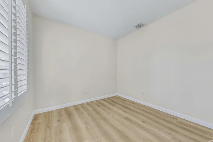 17 HOBBY ROOM