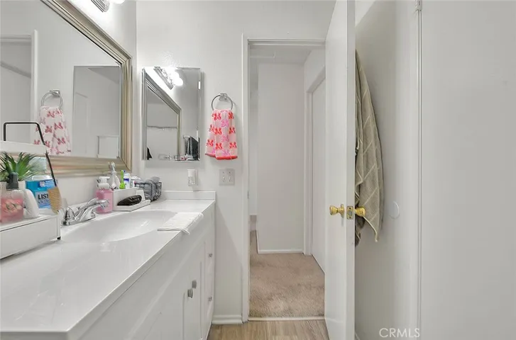 3 bedroom upstairs bath