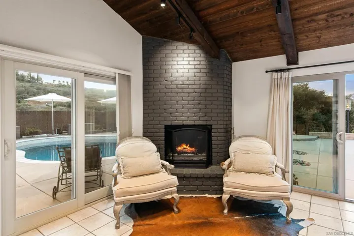 580 582 South Grade, Alpine, California 91901