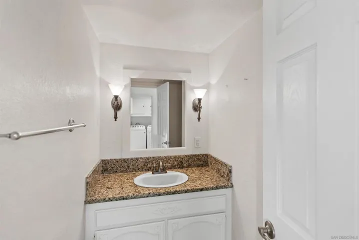 580 582 South Grade, Alpine, California 91901