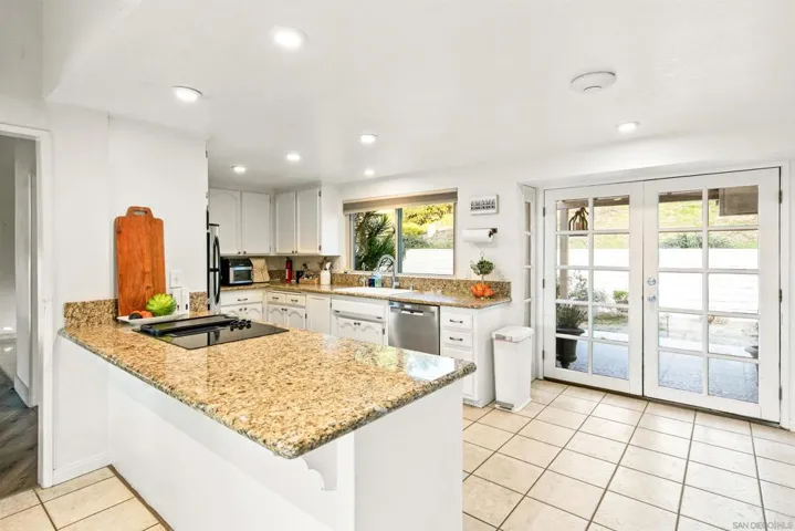 580 582 South Grade, Alpine, California 91901