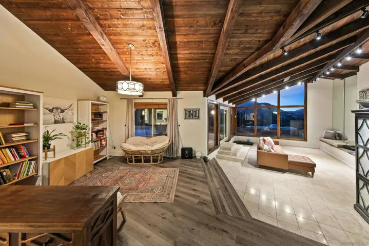 580 582 South Grade, Alpine, California 91901