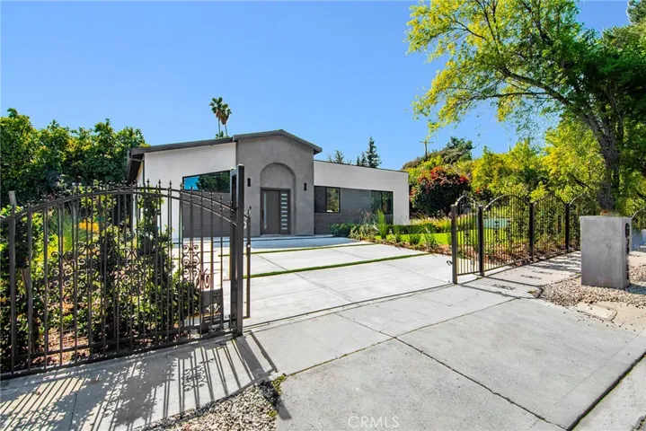 20100 Hatteras Street, Woodland Hills, California 91367