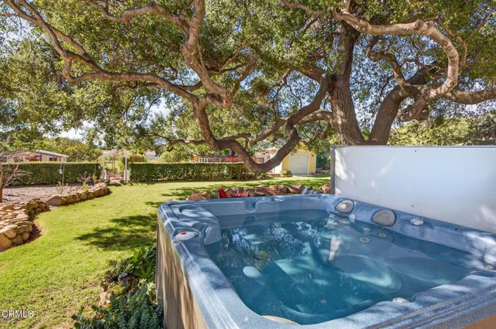 42-web-or-mls-UpmarketMedia-12471Sis-078