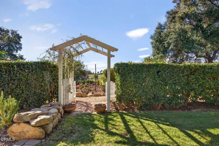 41-web-or-mls-UpmarketMedia-12471Sis-069
