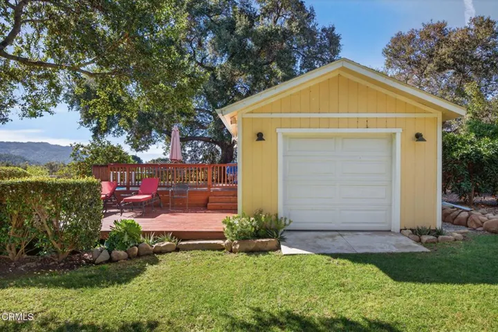 37-web-or-mls-UpmarketMedia-12471Sis-045