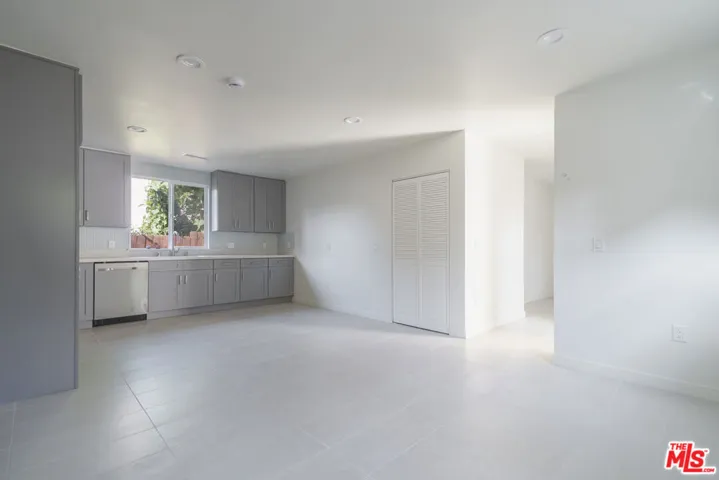 2896 W 14th Street, Los Angeles, California 90006