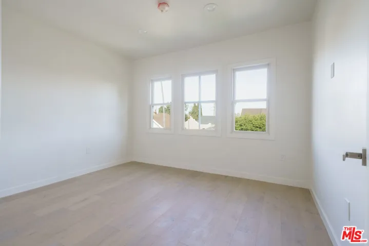 2896 W 14th Street, Los Angeles, California 90006
