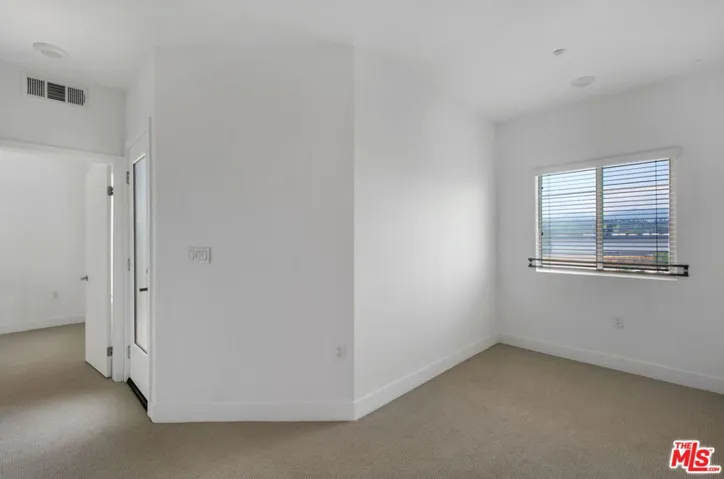 Loft Area- Den/Office