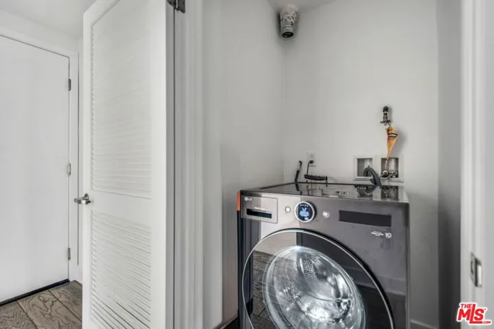 Hallway-Laundry-all in one was