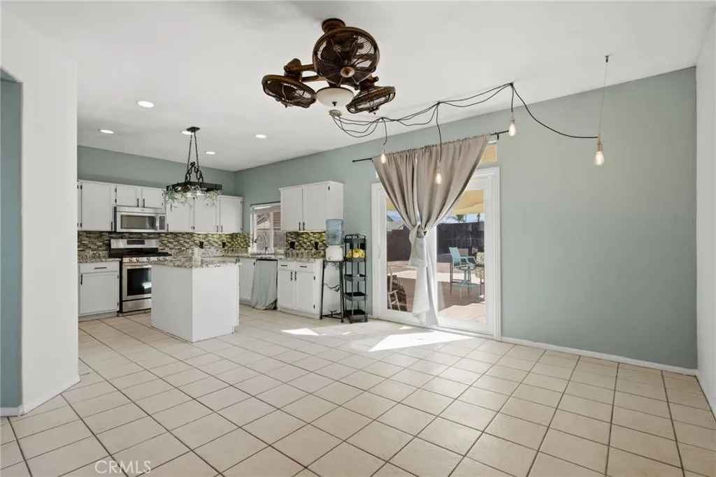1853 Rue Chablis, San Jacinto, California 92583 home-pic-8