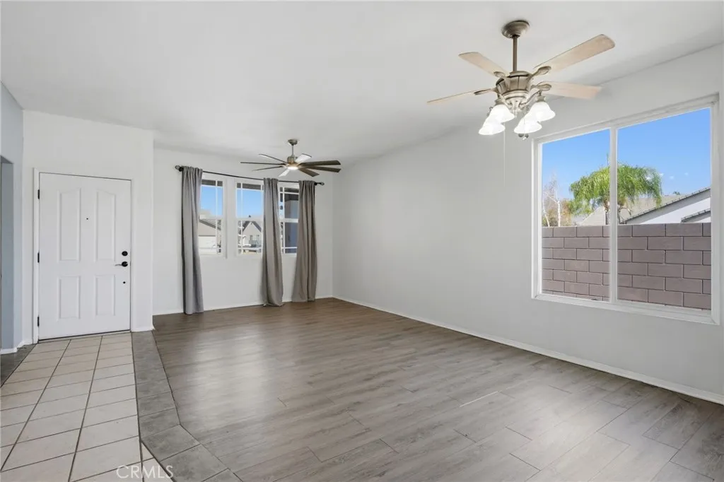 1853 Rue Chablis, San Jacinto, California 92583 home-pic-4