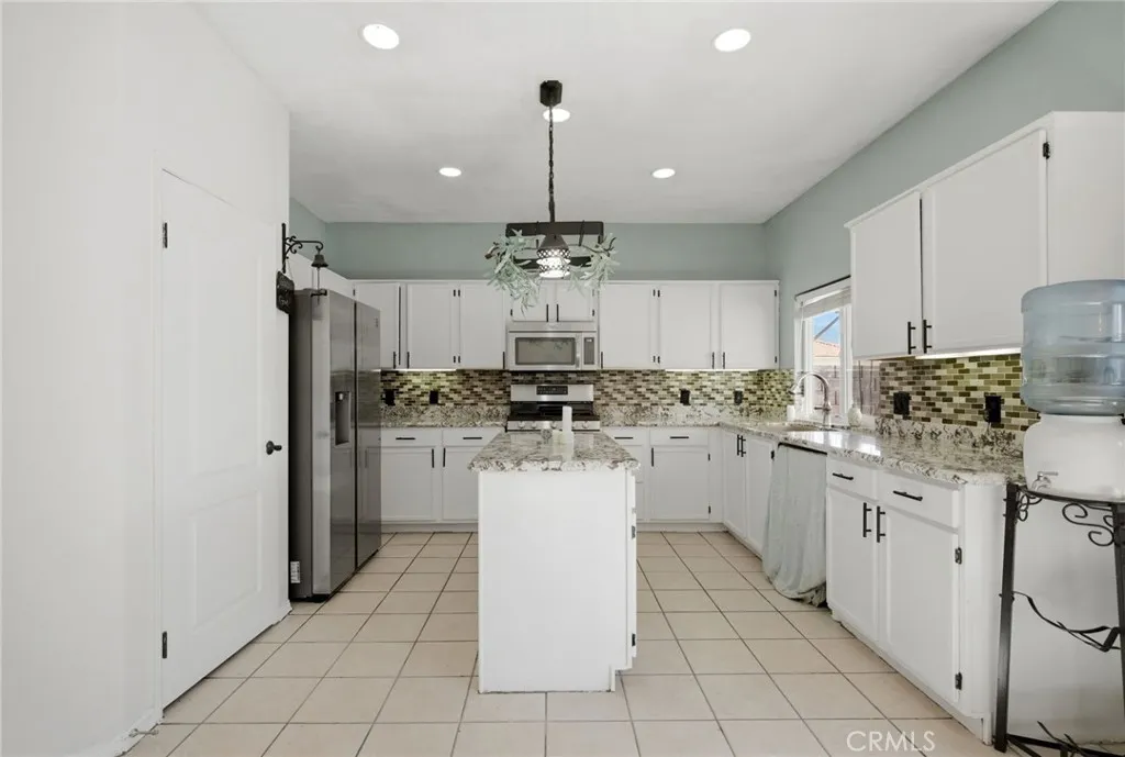 1853 Rue Chablis, San Jacinto, California 92583 home-pic-10