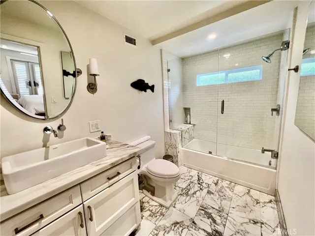 Back bedroom full bathroom