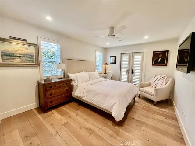 Downstairs back ensuite bedroom