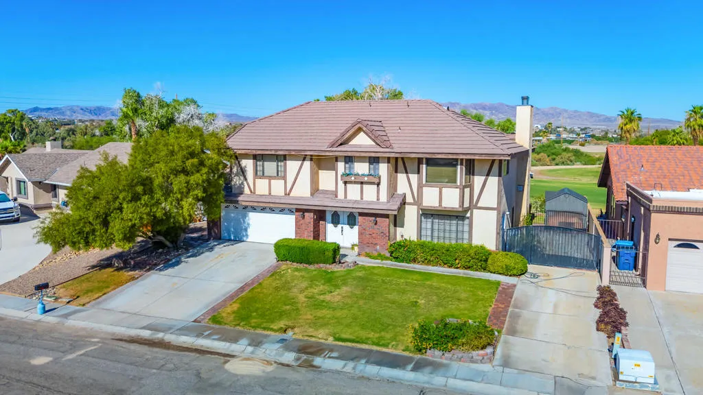 204 Fairway Dr, Needles, CA-78