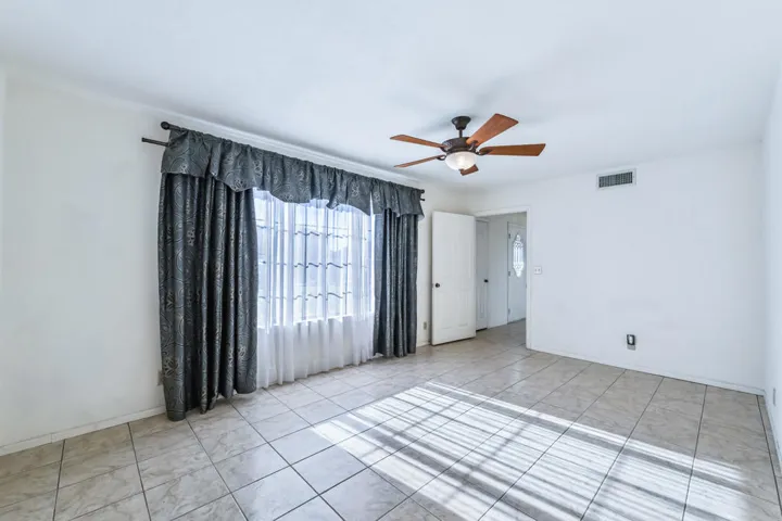 bonus den/bdrm/?