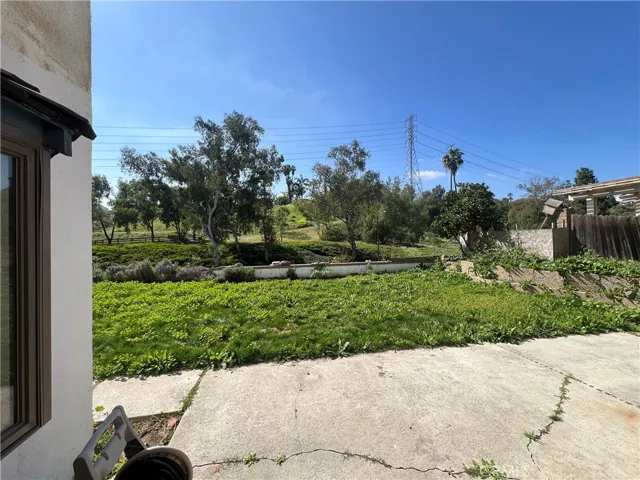 No homes directly behdind the home