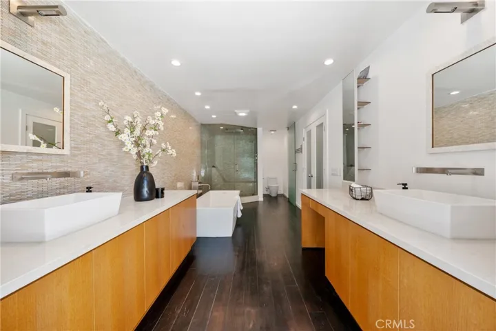 9653 Oak Pass, Beverly Hills, California 90210
