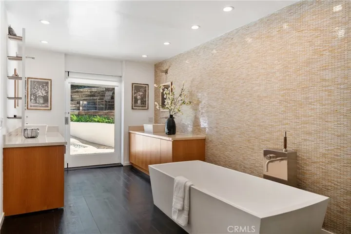9653 Oak Pass, Beverly Hills, California 90210