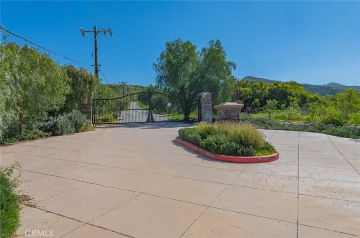 Private Gate to Enter this Exclusive Community