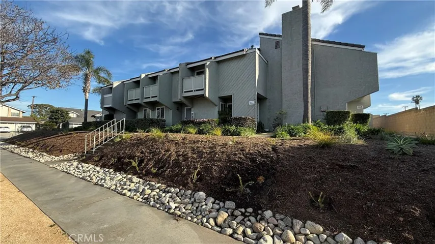 8276 Constantine Drive, Huntington Beach, California 92646