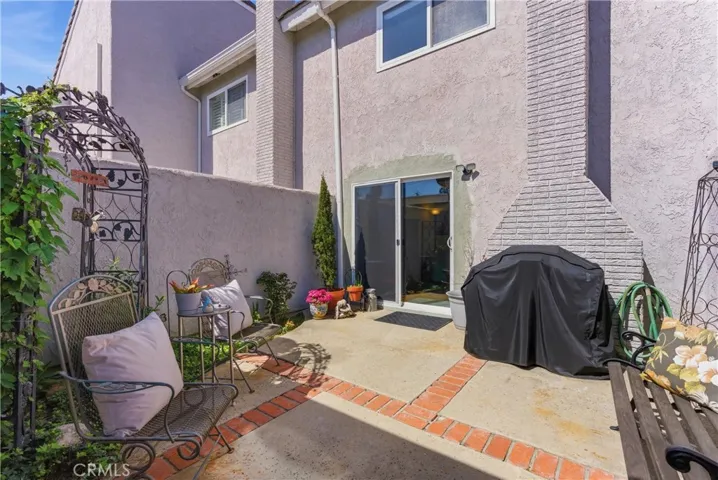 8276 Constantine Drive, Huntington Beach, California 92646