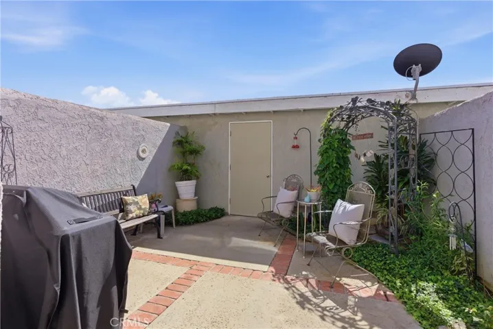 8276 Constantine Drive, Huntington Beach, California 92646