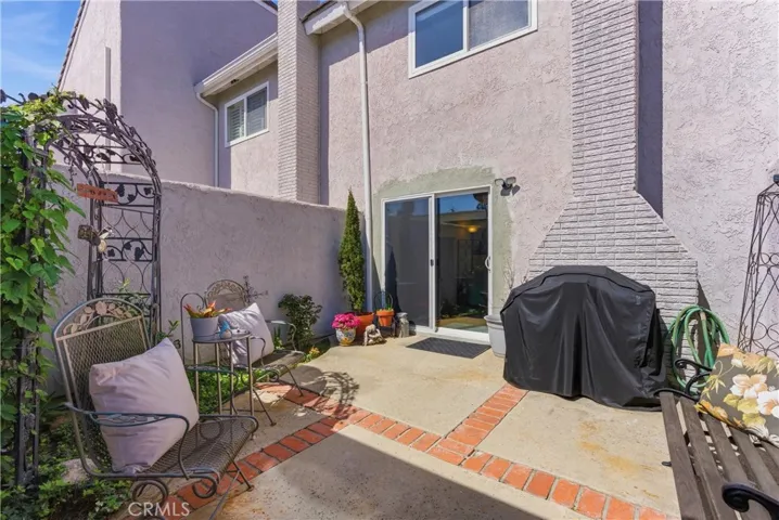 8276 Constantine Drive, Huntington Beach, California 92646