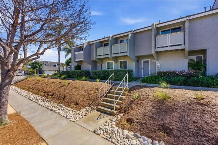 8276 Constantine Drive, Huntington Beach, California 92646