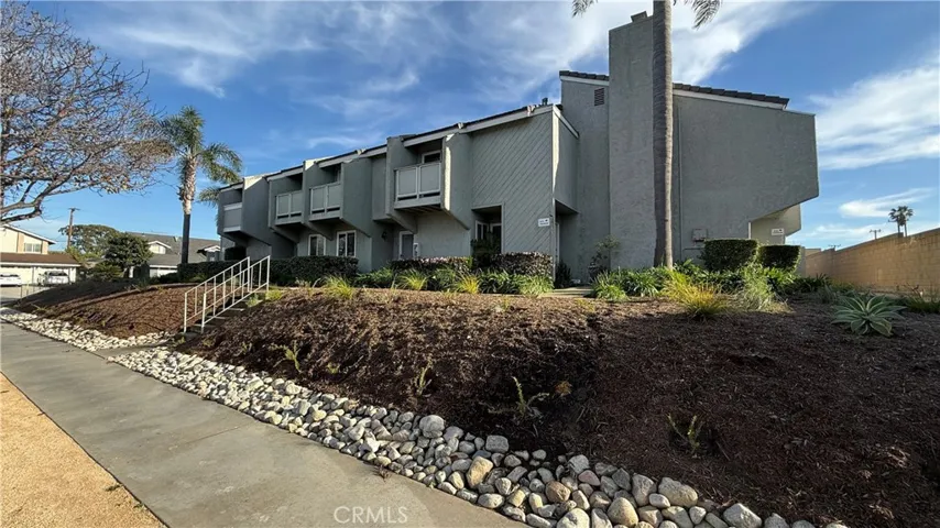 8276 Constantine Drive, Huntington Beach, California 92646