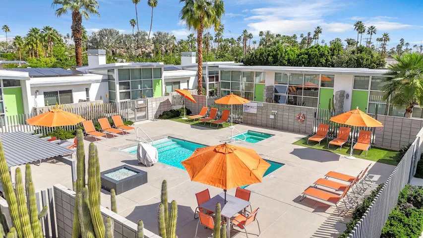 LR POOL AREA Drone USE