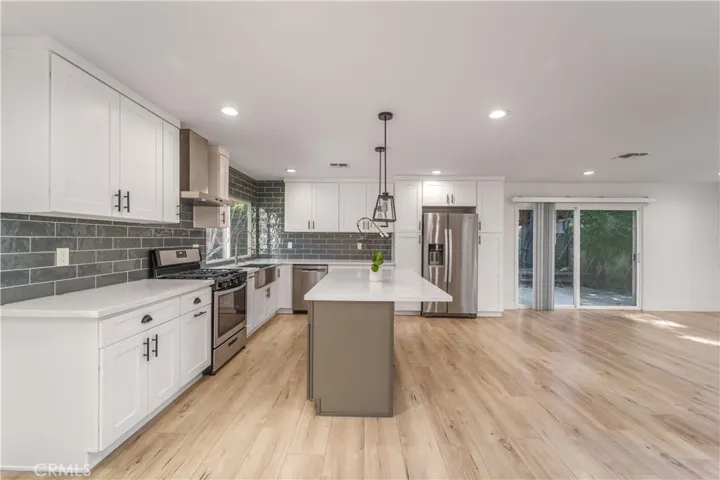 6222 Wynne, Tarzana, California 91335