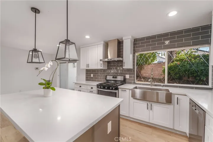 6222 Wynne, Tarzana, California 91335