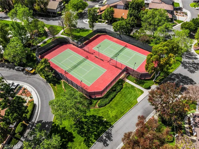Tennis / Pickleball Courts