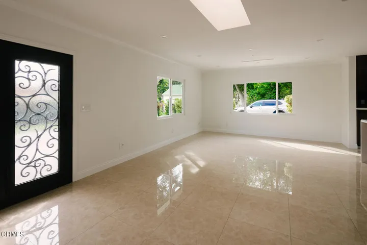 057DAMORE_2506 Weston