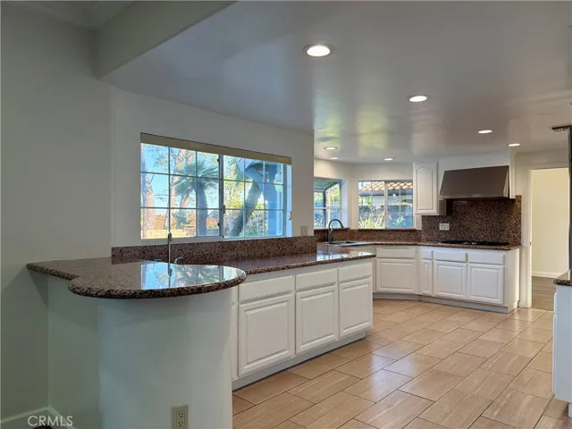 Kitchen with sitting area
