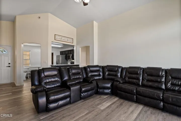 12-web-or-mls-9116-chattaroy-st