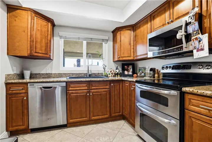 STAINLESS APPLIANCES