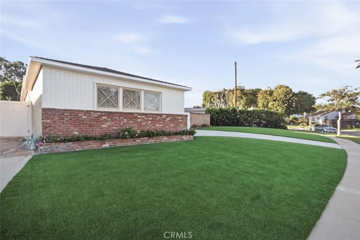 Front Yard with artificial turf (Easy care)
