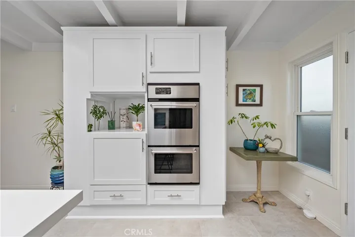 Kitchen built-ins, beamed ceiling